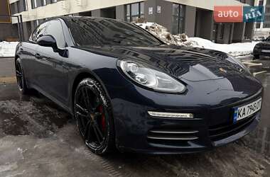 Фастбек Porsche Panamera 2013 в Києві