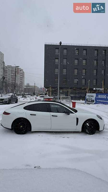Фастбэк Porsche Panamera 2019 в Хмельницком