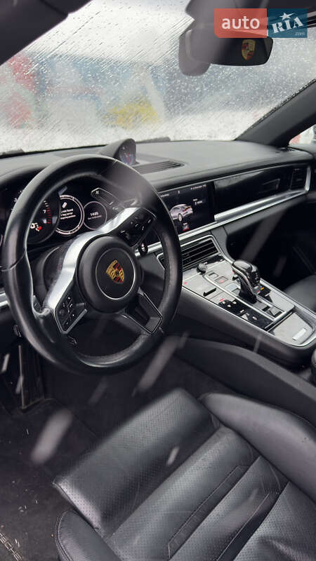 Фастбэк Porsche Panamera 2019 в Хмельницком