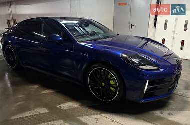 Фастбэк Porsche Panamera 2024 в Киеве