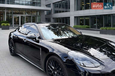 Фастбэк Porsche Panamera 2022 в Киеве