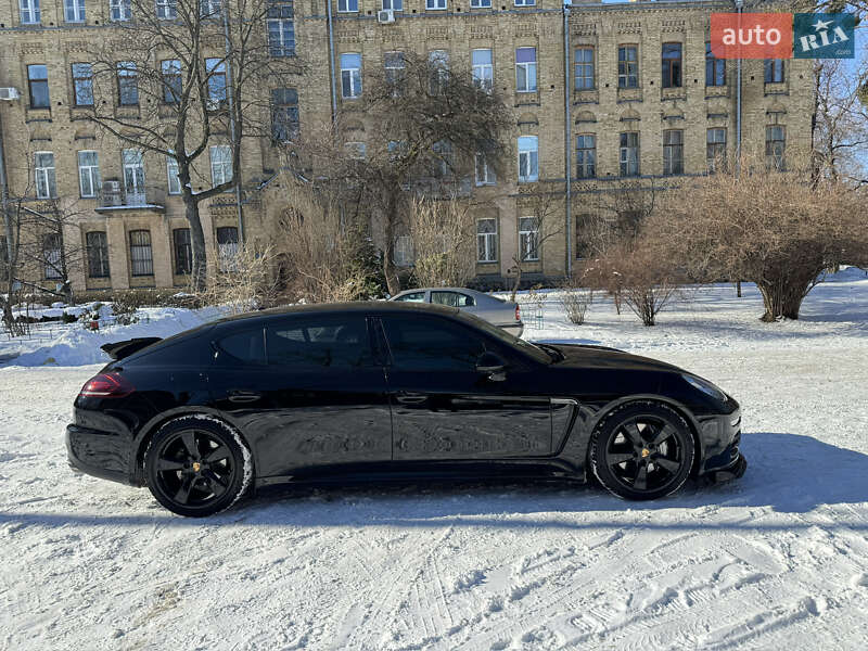 Фастбэк Porsche Panamera 2013 в Киеве