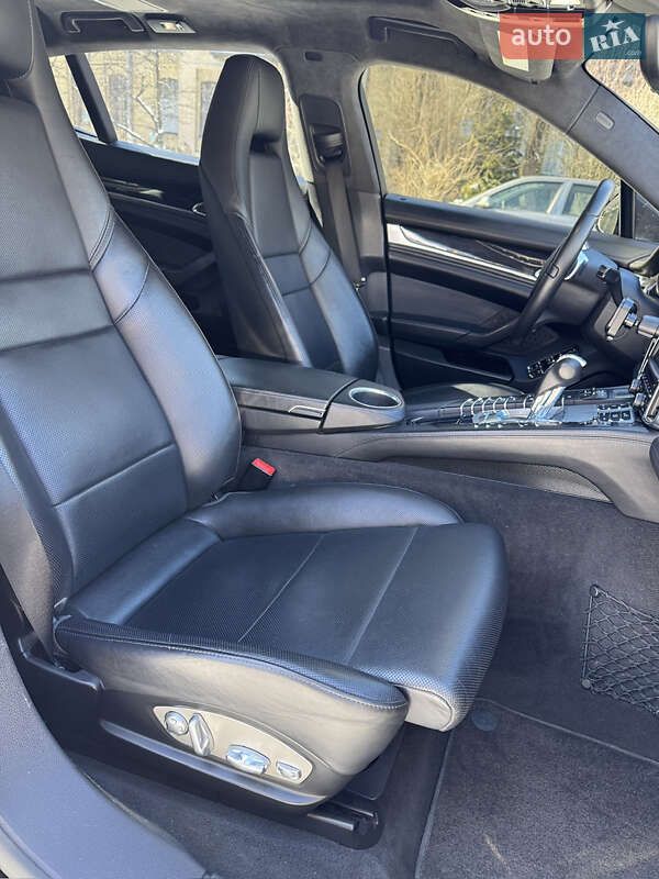 Фастбэк Porsche Panamera 2013 в Киеве