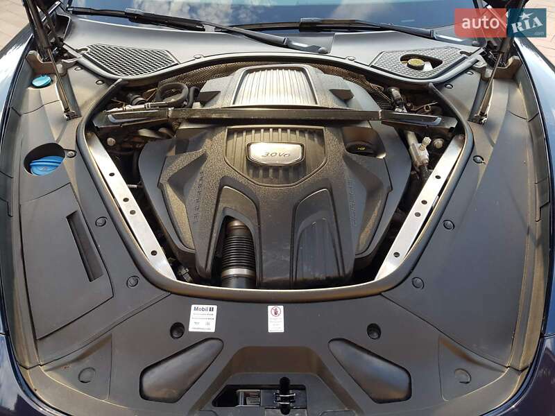 Фастбэк Porsche Panamera 2017 в Киеве