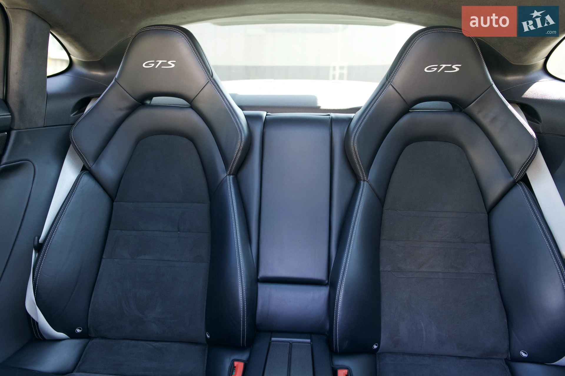 2018 Porsche Panamera - мініатюра 3