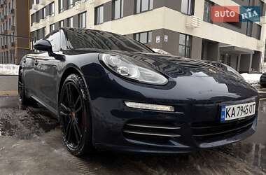 Фастбек Porsche Panamera 2013 в Києві