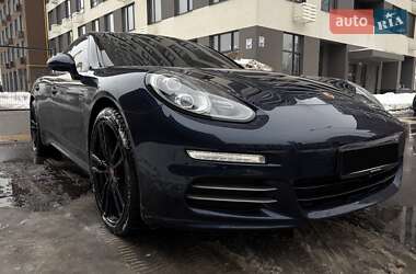 Фастбек Porsche Panamera 2013 в Києві