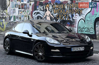 Фастбэк Porsche Panamera 2012 в Одессе