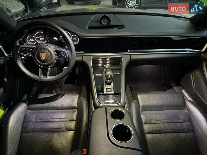 Фастбэк Porsche Panamera 2018 в Одессе