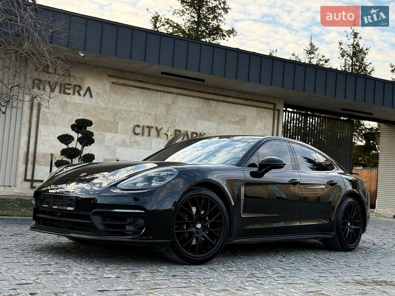Фастбэк Porsche Panamera 2022 в Львове