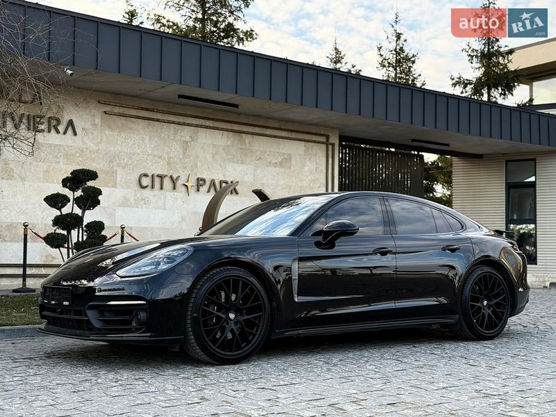 Фастбэк Porsche Panamera 2022 в Львове