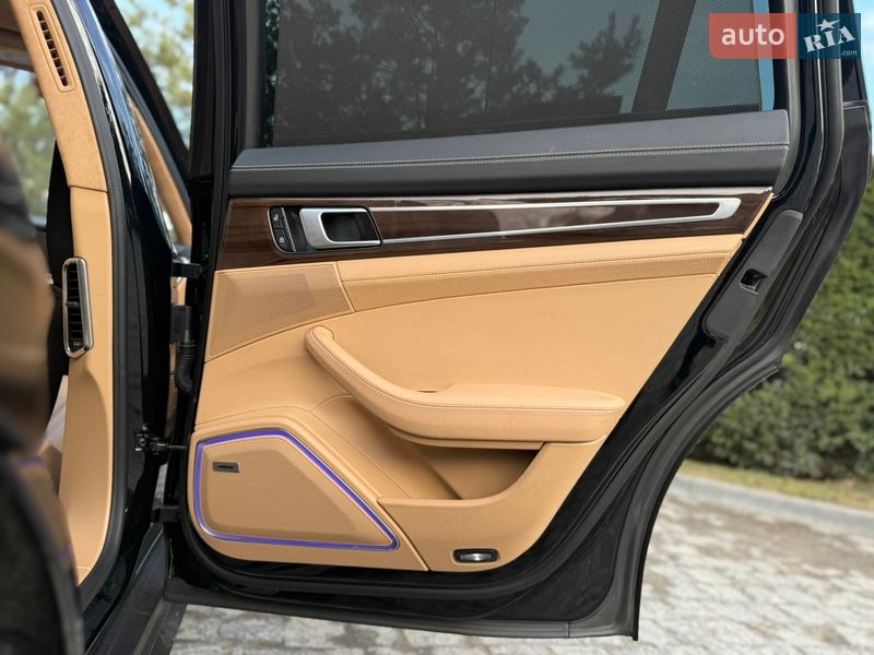 Фастбэк Porsche Panamera 2022 в Львове