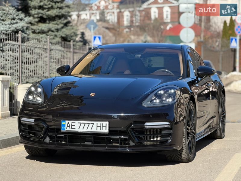 Фастбэк Porsche Panamera 2017 в Киеве
