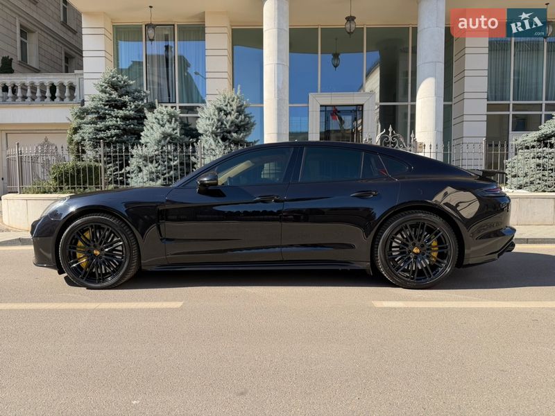 Фастбэк Porsche Panamera 2017 в Киеве