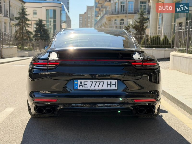 Фастбэк Porsche Panamera 2017 в Киеве