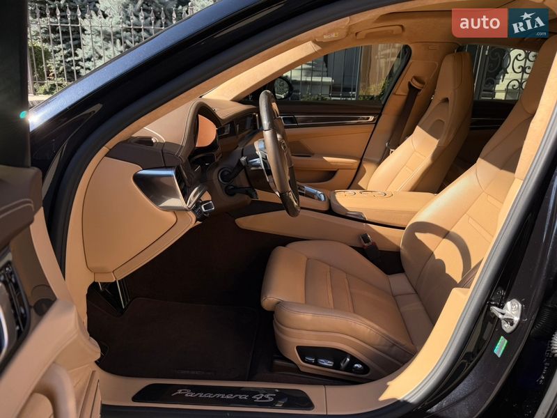 Фастбэк Porsche Panamera 2017 в Киеве