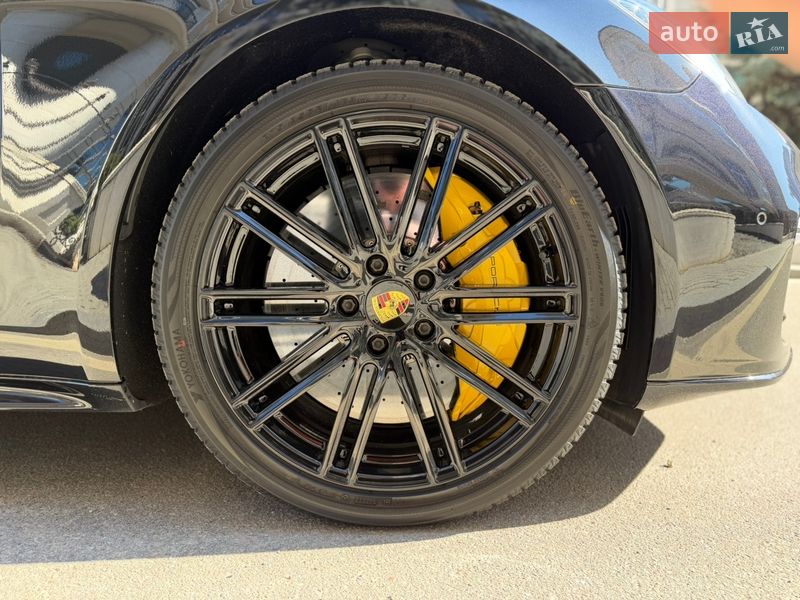 Фастбэк Porsche Panamera 2017 в Киеве