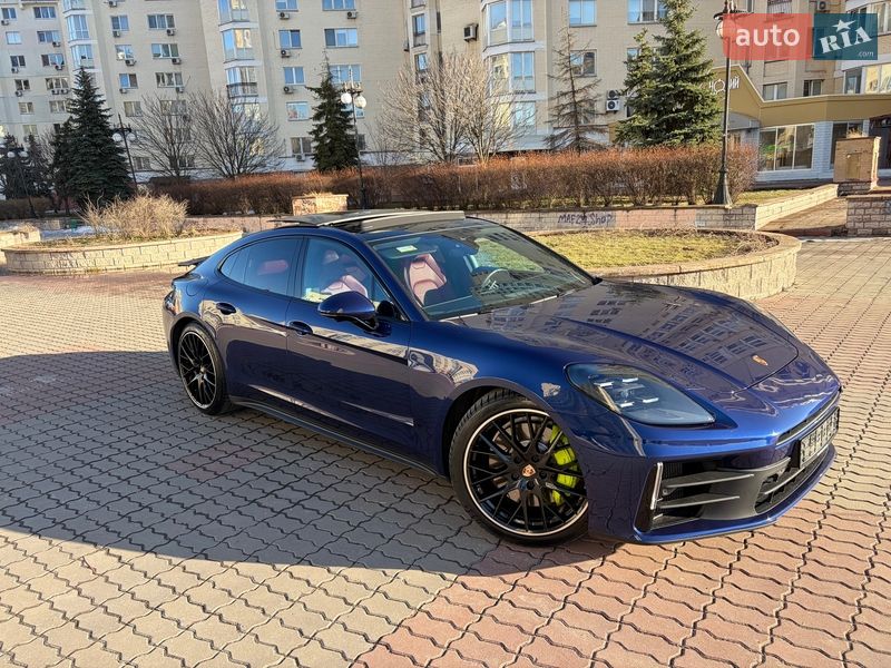 Фастбэк Porsche Panamera 2024 в Киеве