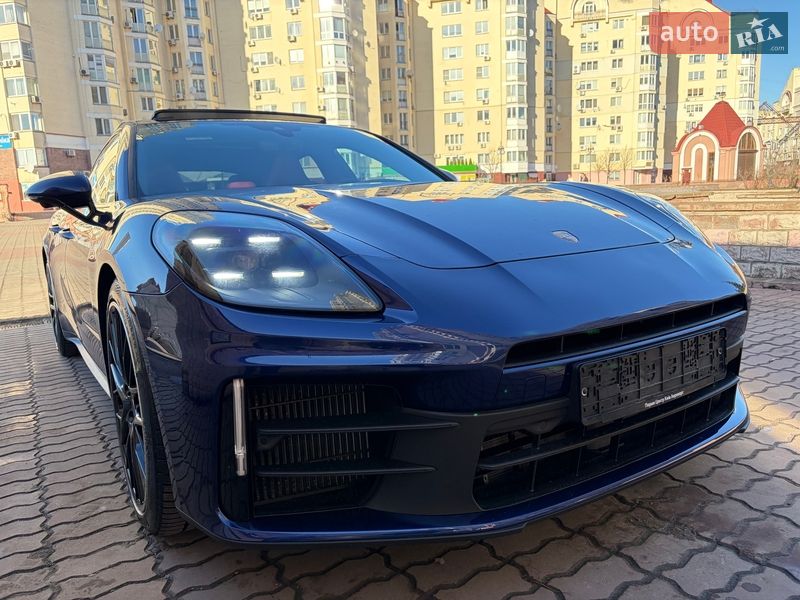 Фастбэк Porsche Panamera 2024 в Киеве