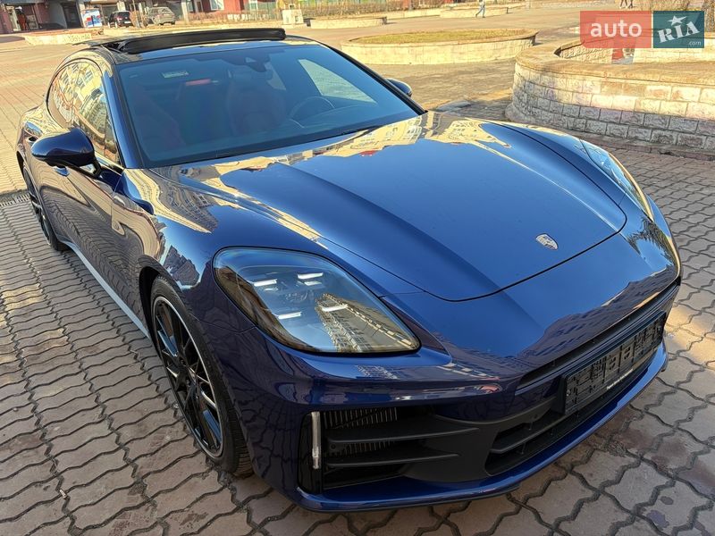 Фастбэк Porsche Panamera 2024 в Киеве