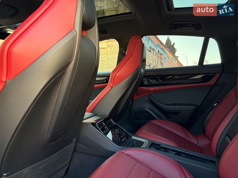 Фастбэк Porsche Panamera 2024 в Киеве