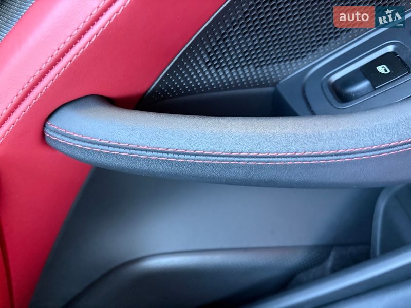 Фастбэк Porsche Panamera 2024 в Киеве