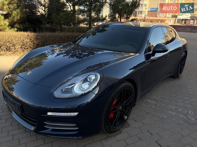Фастбэк Porsche Panamera 2013 в Киеве