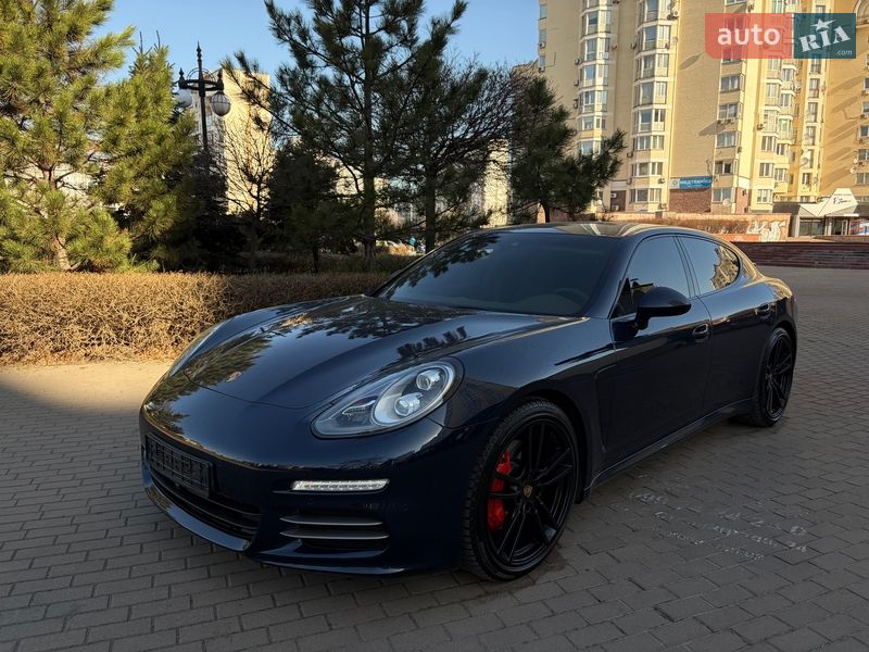 Фастбэк Porsche Panamera 2013 в Киеве