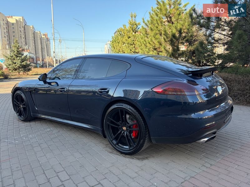 Фастбэк Porsche Panamera 2013 в Киеве