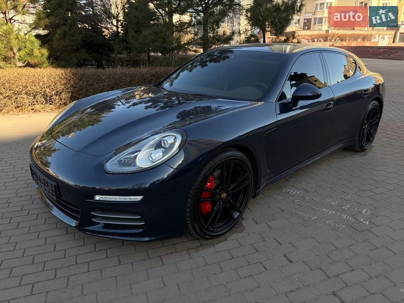 Фастбэк Porsche Panamera 2013 в Киеве