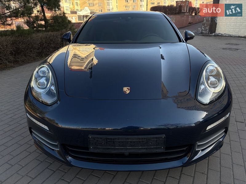 Фастбэк Porsche Panamera 2013 в Киеве