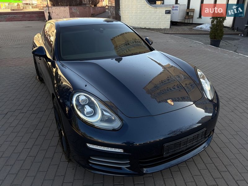 Фастбэк Porsche Panamera 2013 в Киеве