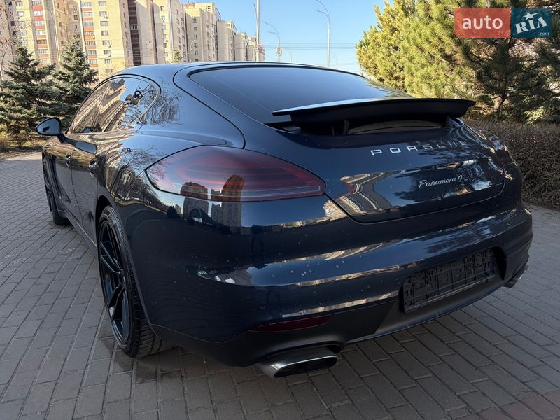 Фастбэк Porsche Panamera 2013 в Киеве