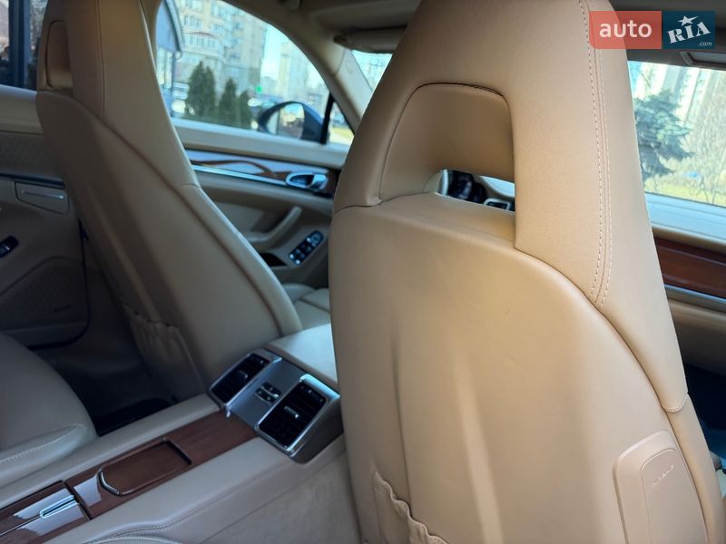 Фастбэк Porsche Panamera 2013 в Киеве