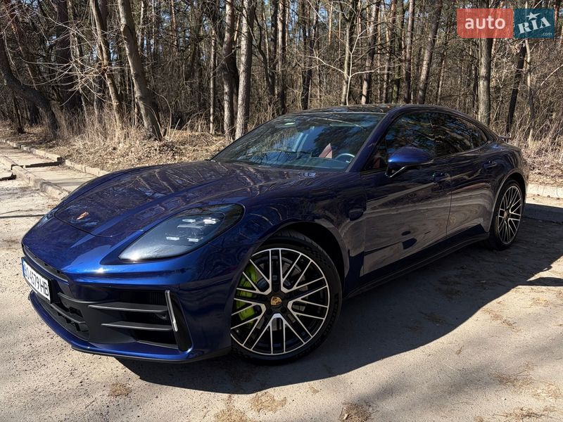 Фастбэк Porsche Panamera 2024 в Киеве