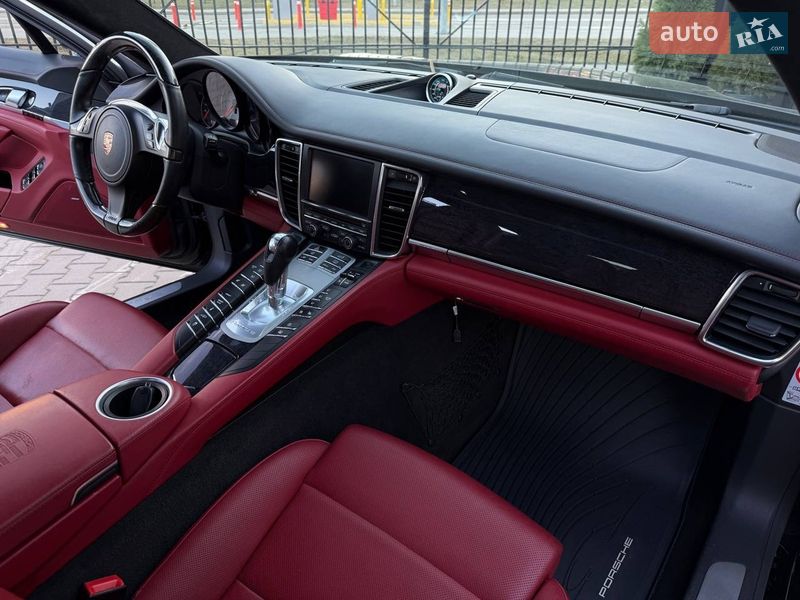 Фастбек Porsche Panamera 2013 в Києві