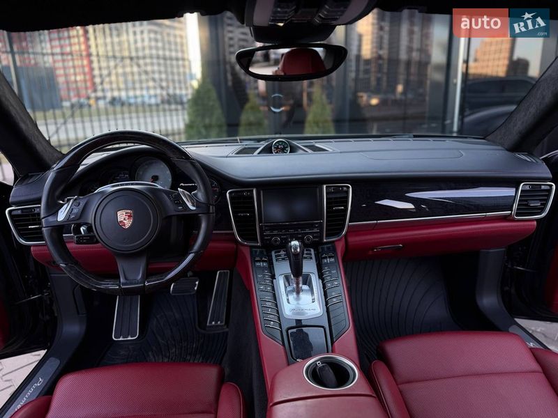 Фастбек Porsche Panamera 2013 в Києві