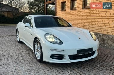 Фастбэк Porsche Panamera 2013 в Днепре