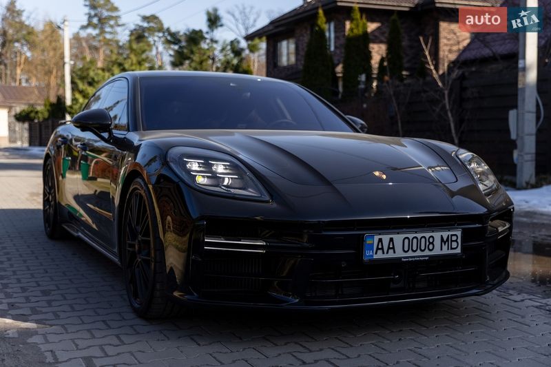 Фастбэк Porsche Panamera 2025 в Киеве