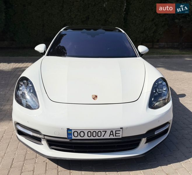 Фастбэк Porsche Panamera 2017 в Одессе
