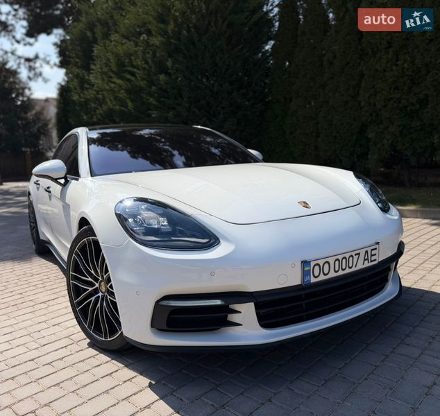 Фастбэк Porsche Panamera 2017 в Одессе