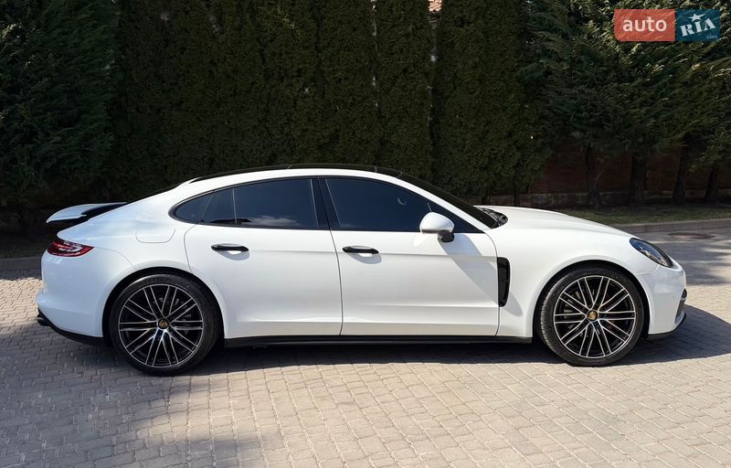 Фастбэк Porsche Panamera 2017 в Одессе