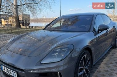 Фастбэк Porsche Panamera 2025 в Киеве