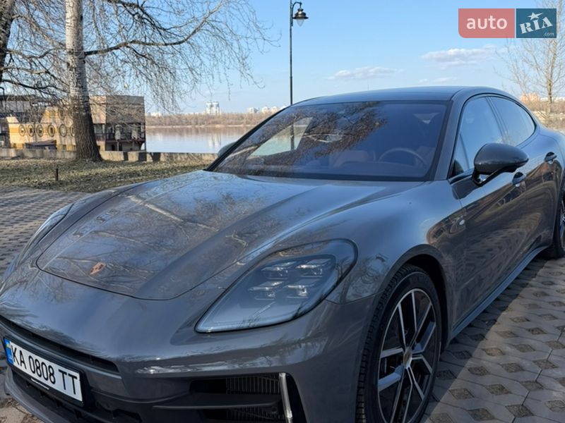 Porsche Panamera 2025