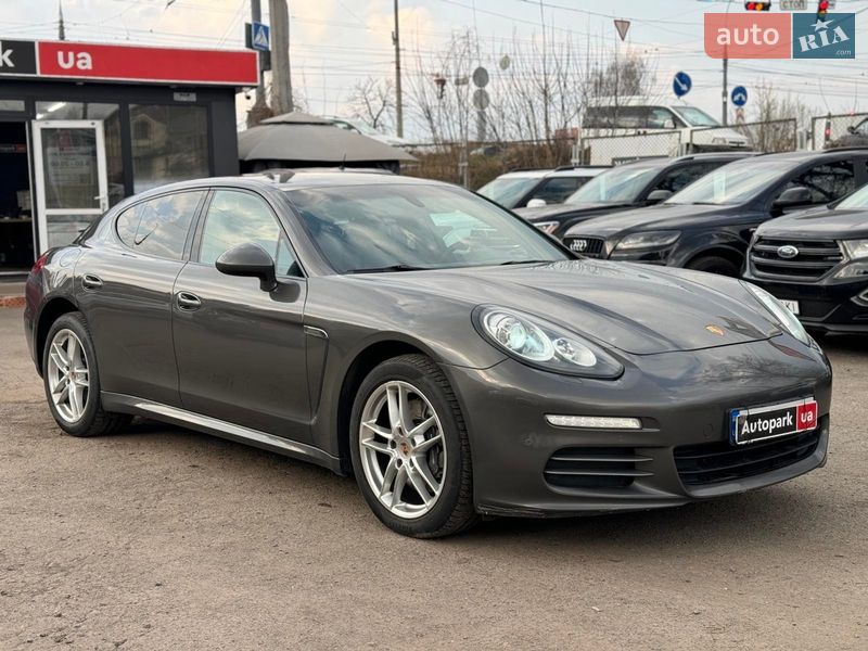 Фастбэк Porsche Panamera 2013 в Виннице