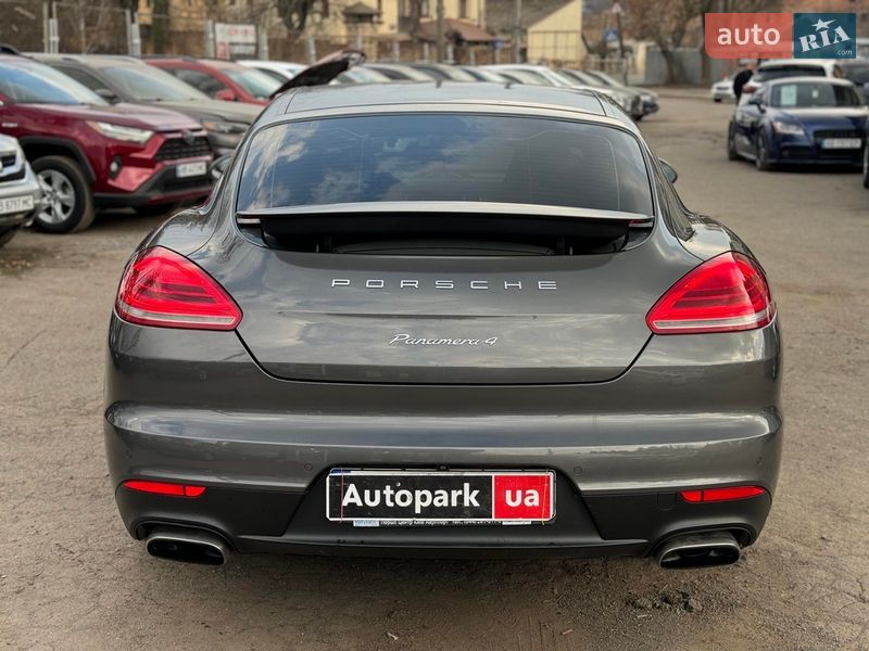 Фастбэк Porsche Panamera 2013 в Виннице