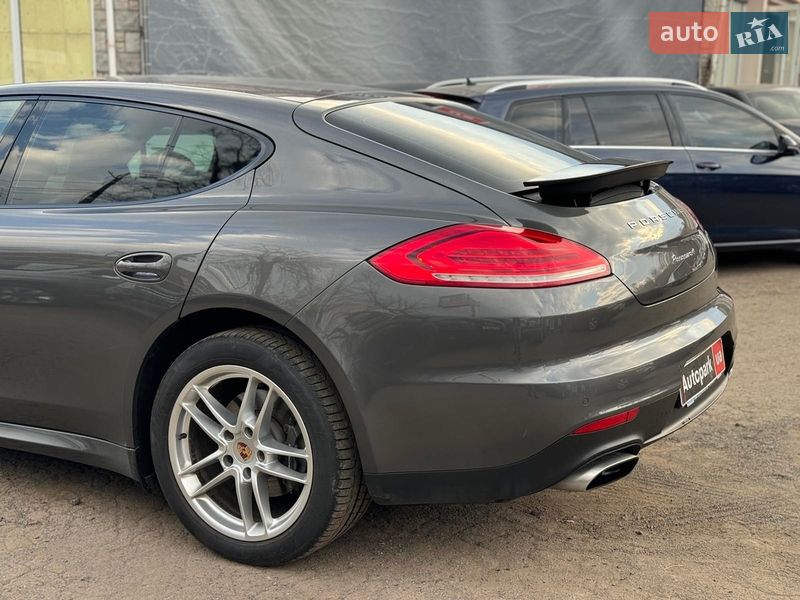 Фастбэк Porsche Panamera 2013 в Виннице