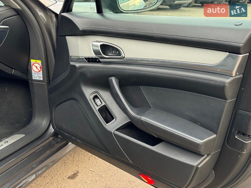 Фастбэк Porsche Panamera 2013 в Виннице