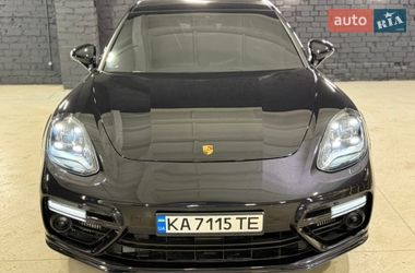 Фастбэк Porsche Panamera 2016 в Киеве