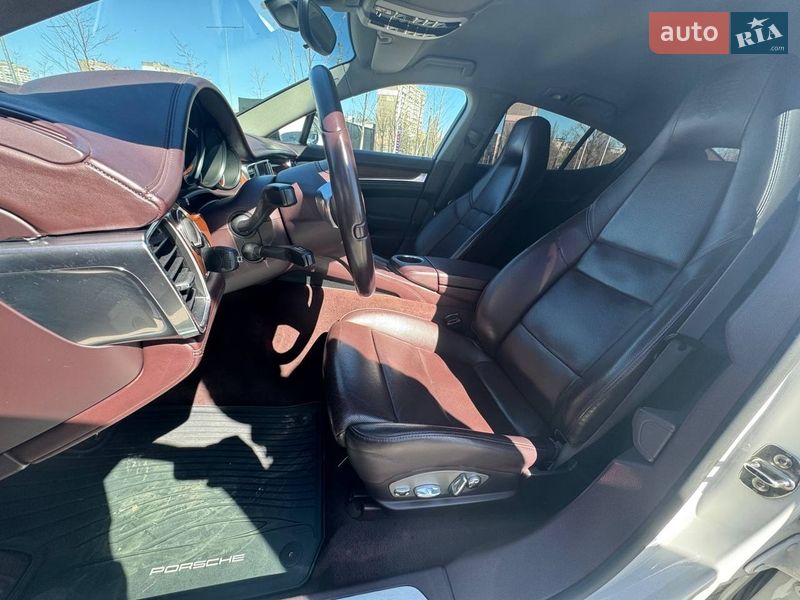 Фастбек Porsche Panamera 2012 в Києві фото 10 Фастбек Porsche Panamera 2012 в Києві